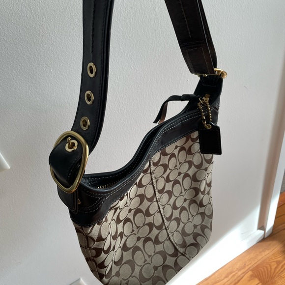 Coach insignia patterned shoulder bucket bag - Picture 5 of 8